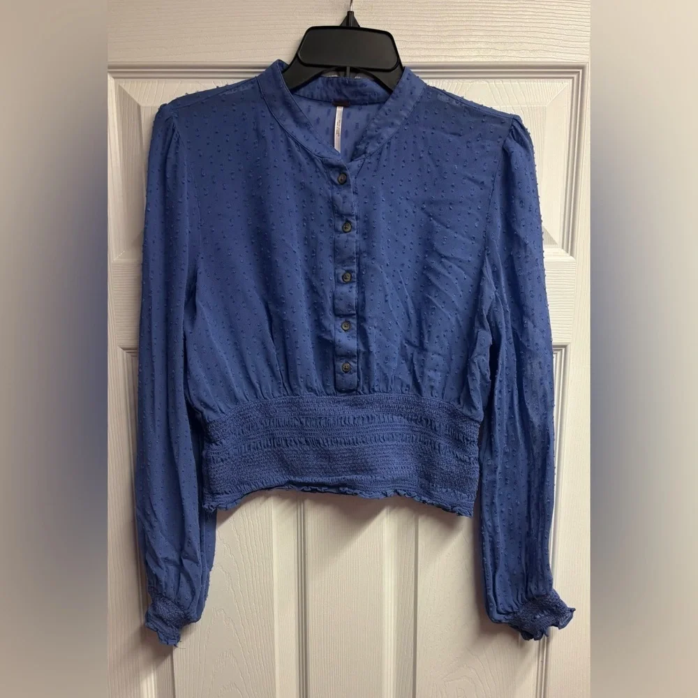 Free People 100% Viscose Blue Blouse W/ Texture And Smocking Size Medium
